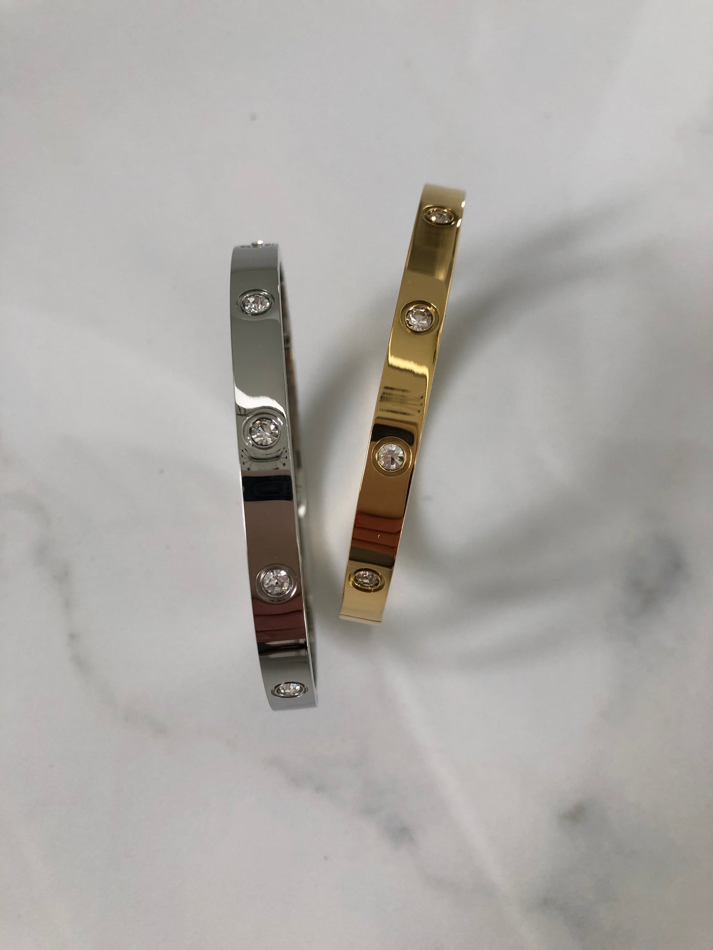 Bangle with stone